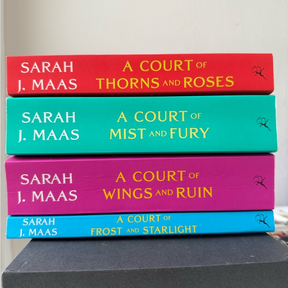 Sarah J. Maas A Court of ... Boxed Set - Red, Teal, Magenta, Blue